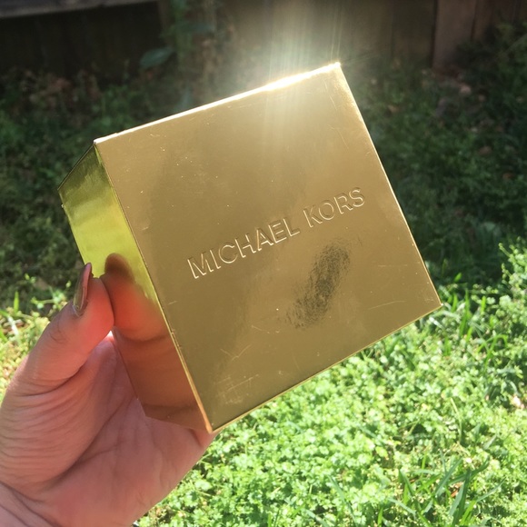 Michael Kors gift set watch and bangle - Picture 6 of 6